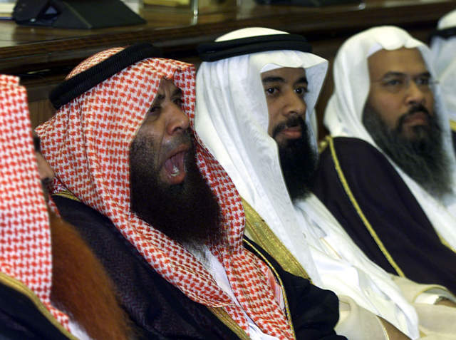 http://www.biyokulule.com/sawiro/sawirada_waaweyn/Saudo%20clerics2_2.jpg داستان از اون جا شروع شد که در پی درگیریهای اخیر سوریه امام جماعت حرم مطهر حضرت رقیه سلام الله علیها به شهادت رسید بعد از اون عده ای از پیروان سقیفه طی یک فاکس تهدید به بمب گذاری در حرم مطهر نمودند که جریان مفصل اون رو میتونید در اینجا بخونید. یکی از کارهایی که میشه انجام داد تا جلوی این هتک حرمت!! دوباره گرفته بشه اینه با خبردار کردن بقیه شیعیان و دوستان امیرالمومنین همه را بیدار کرده و پیروان سقیفه را متوجه کنیم که فاجعه بقیع و سامرا تکرار نخواهد شد!!!. گر گفته مغرضان مسلم گردد ویرانه دوباره محفل غم گردد باید که لباس زن بپوشیم همه یک خشت اگر از حرمش کم گردد ترسم دوباره شیعه به غم مبتلا شود قبر رقیه مثل بقیع، سامرا شود بی غیرتیست چشم ببندیم و منتظر معجر دوباره از سر بی بی جدا شود در رتبه غیرتش کسی نشناسیم شاگرد جناب حضرت عباسیم هشدار! به مرقدش جسارت نکنید ما به بی بی سه ساله مان حساسیم دیگر مپندارید شیعه ناتوان است در دستهاتان تازیانه! خیزران است قبر رقیه یا که زینب یا سکینه اینجا دگر ناموس شیعه در میان است دوباره فتنه از پور خثیمه دوباره دست نامرد امیه خدا جانم تو بستان گر بیفتد خشی بر گنبد و صحن رقیه شیعه حق